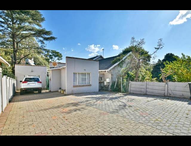 5 BEDROOM HOUSE FOR SALE IN MONDEOR